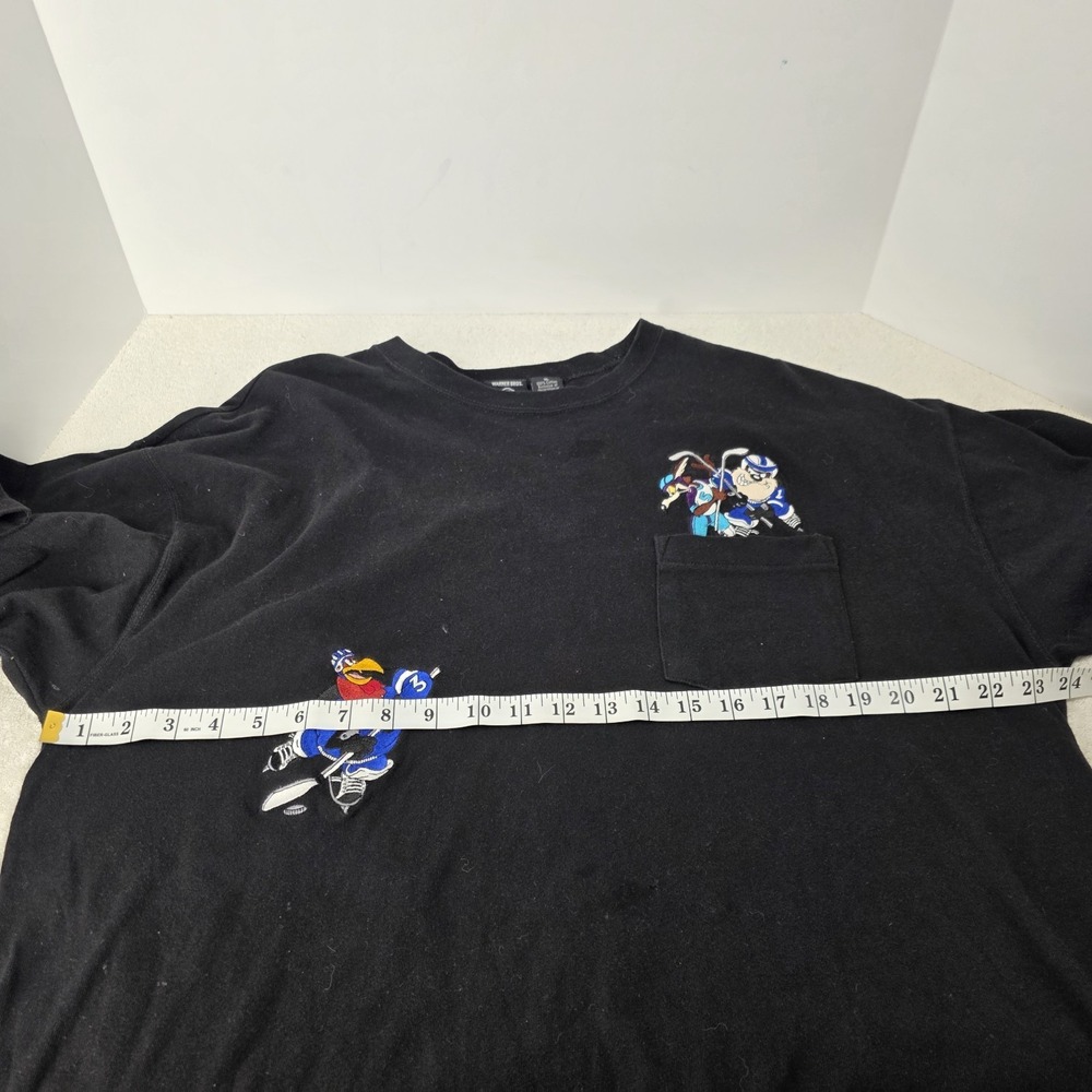 VTG 90s Looney Tunes Sports Hockey Embroidered Black Pocket Shirt Warner Bros XL - Picture 10 of 12